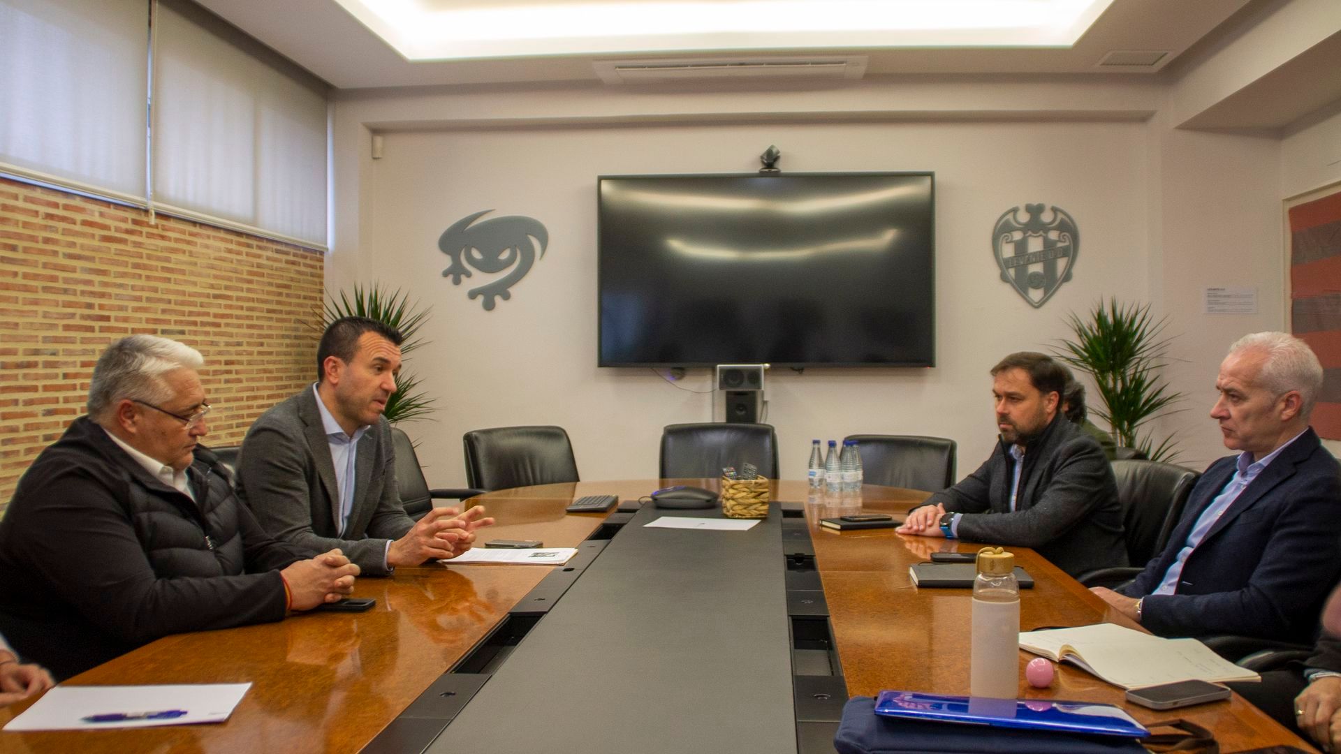 reunion_del_levante_ud_con_la_diputacion_de_valencia_foto_lud_001.jpg reunion_del_levante_ud_con_la_diputacion_de_valencia_foto_lud_001.jpg