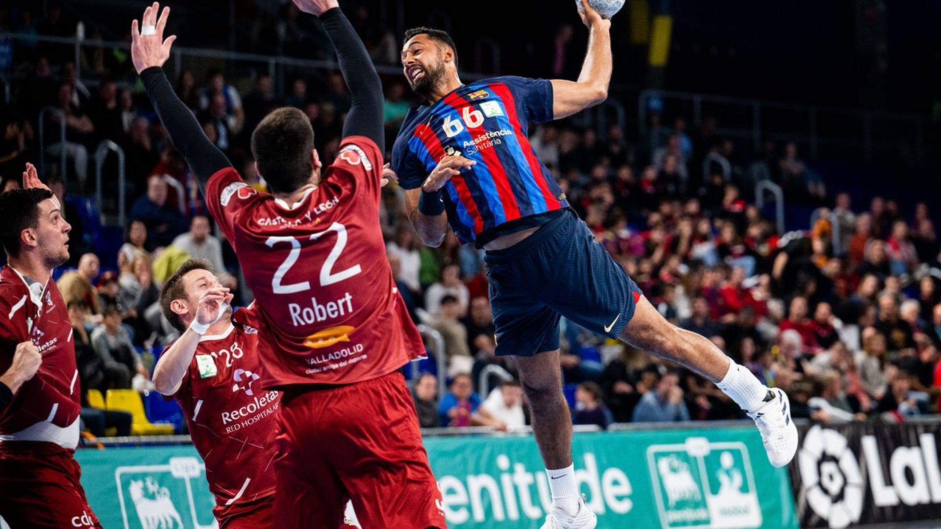 richardson_en_el_partido_del_barca_contra_el_atletico_valladolid_foto_barca_handbol_001.jpg