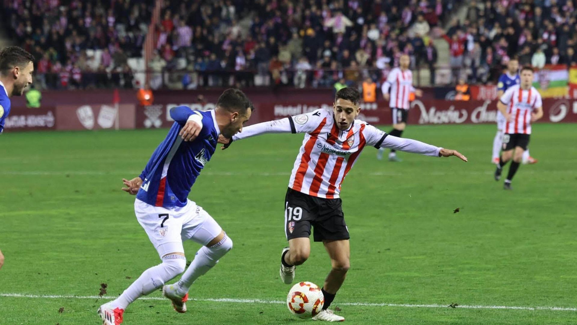 riki_de_moraes_con_la_ud_logrones_ante_el_athletic_001.jpg
