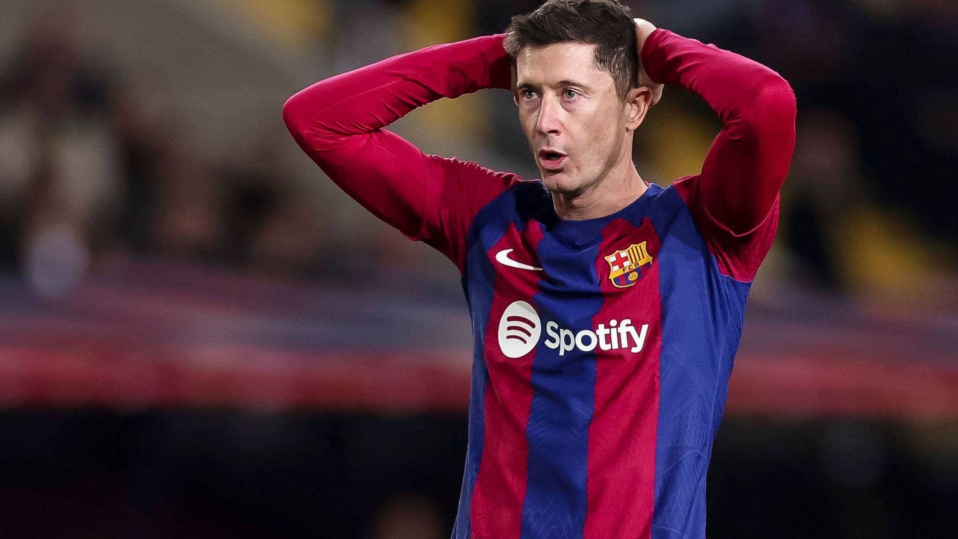 robert_lewandowki_se_lamenta_de_una_ocasion_en_un_partido_del_barca_foto_cordon_press_001.jpg robert_lewandowki_se_lamenta_de_una_ocasion_en_un_partido_del_barca_foto_cordon_press_001.jpg