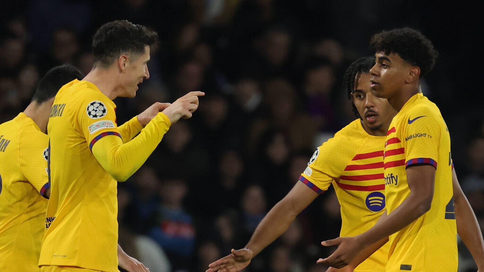 robert_lewandowski_con_lamine_yamal_fuente_cordon_press.jpg robert_lewandowski_con_lamine_yamal_fuente_cordon_press.jpg