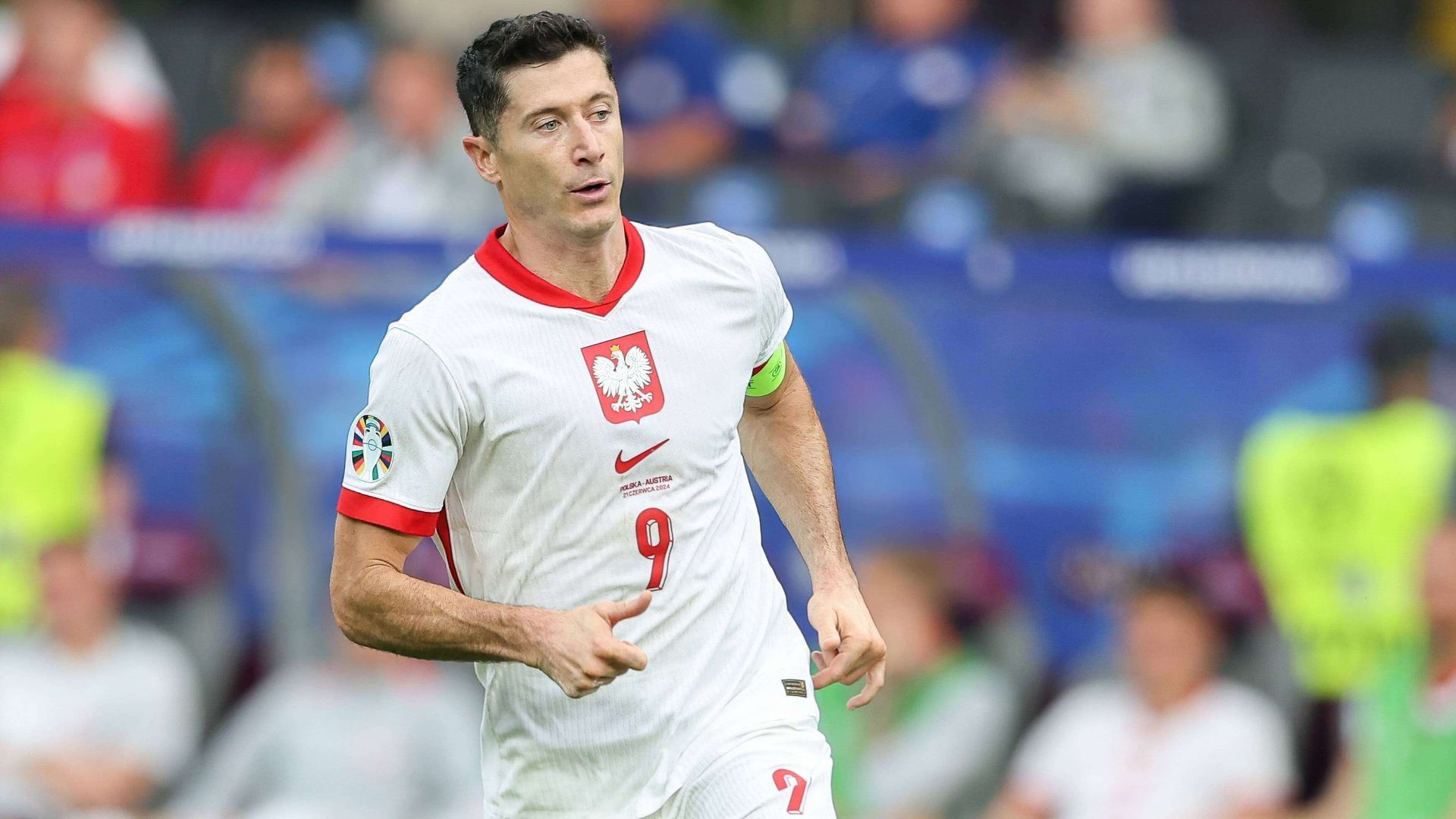 robert_lewandowski_durante_un_partido_de_polonia_en_la_eurocopa_foto_cordon_press.jpg robert_lewandowski_durante_un_partido_de_polonia_en_la_eurocopa_foto_cordon_press.jpg