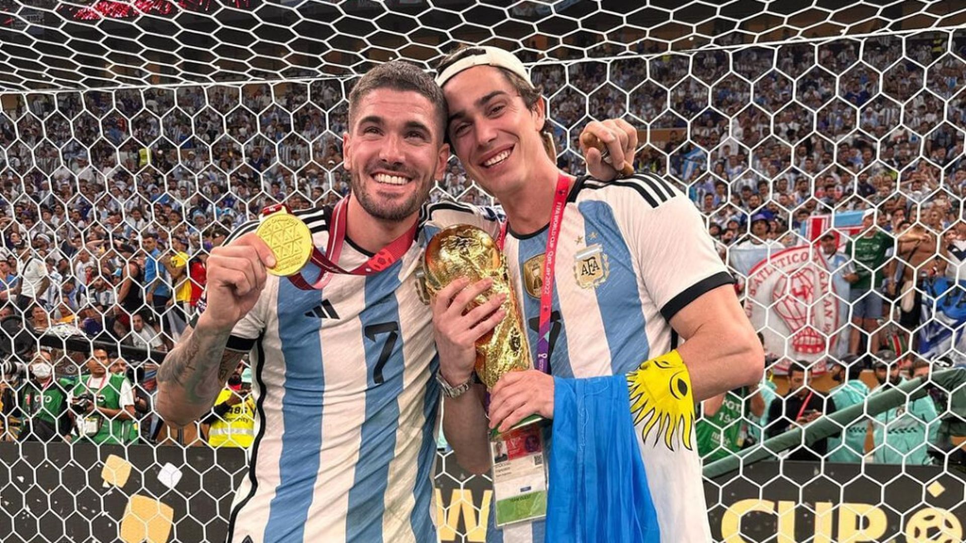 rodrigo_de_paul_y_fran_stoessel_en_la_celebracion_del_mundial_de_argentina__franstoess_001.jpg rodrigo_de_paul_y_fran_stoessel_en_la_celebracion_del_mundial_de_argentina__franstoess_001.jpg