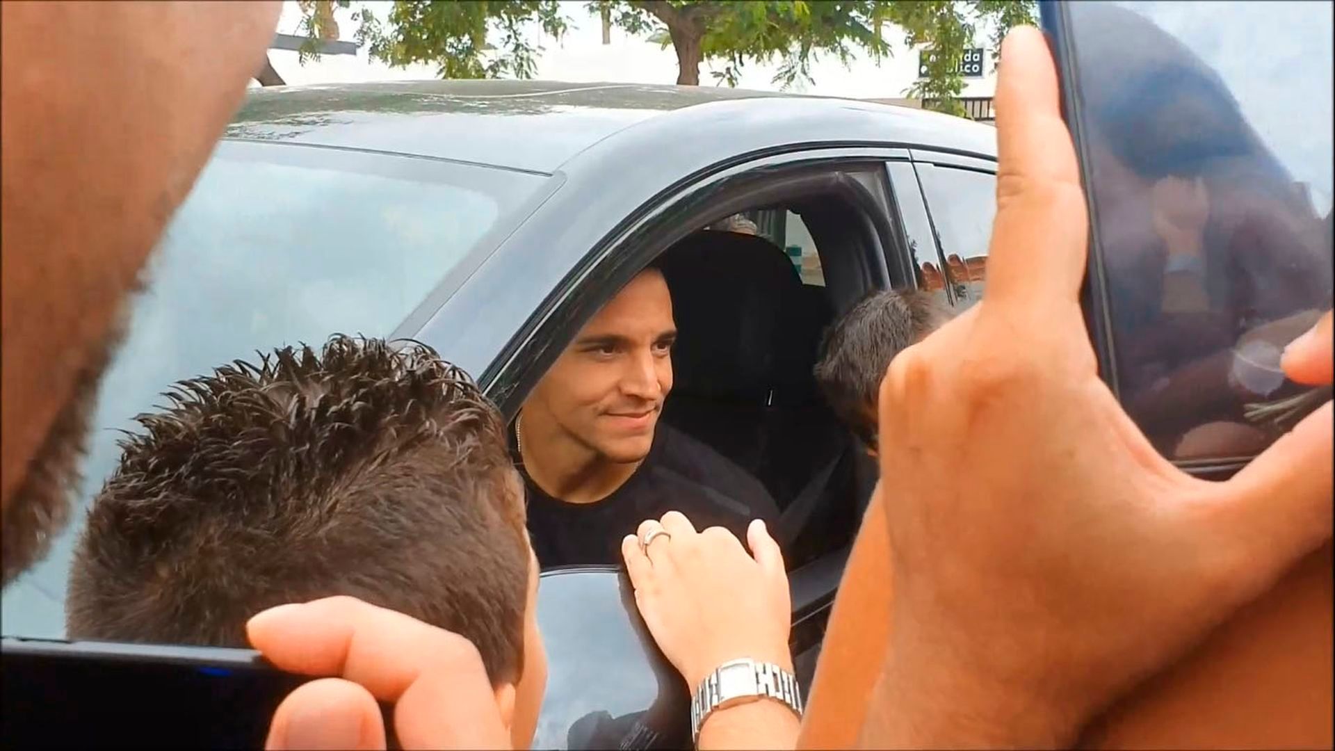 rodrigo_moreno_con_aficionados.jpg