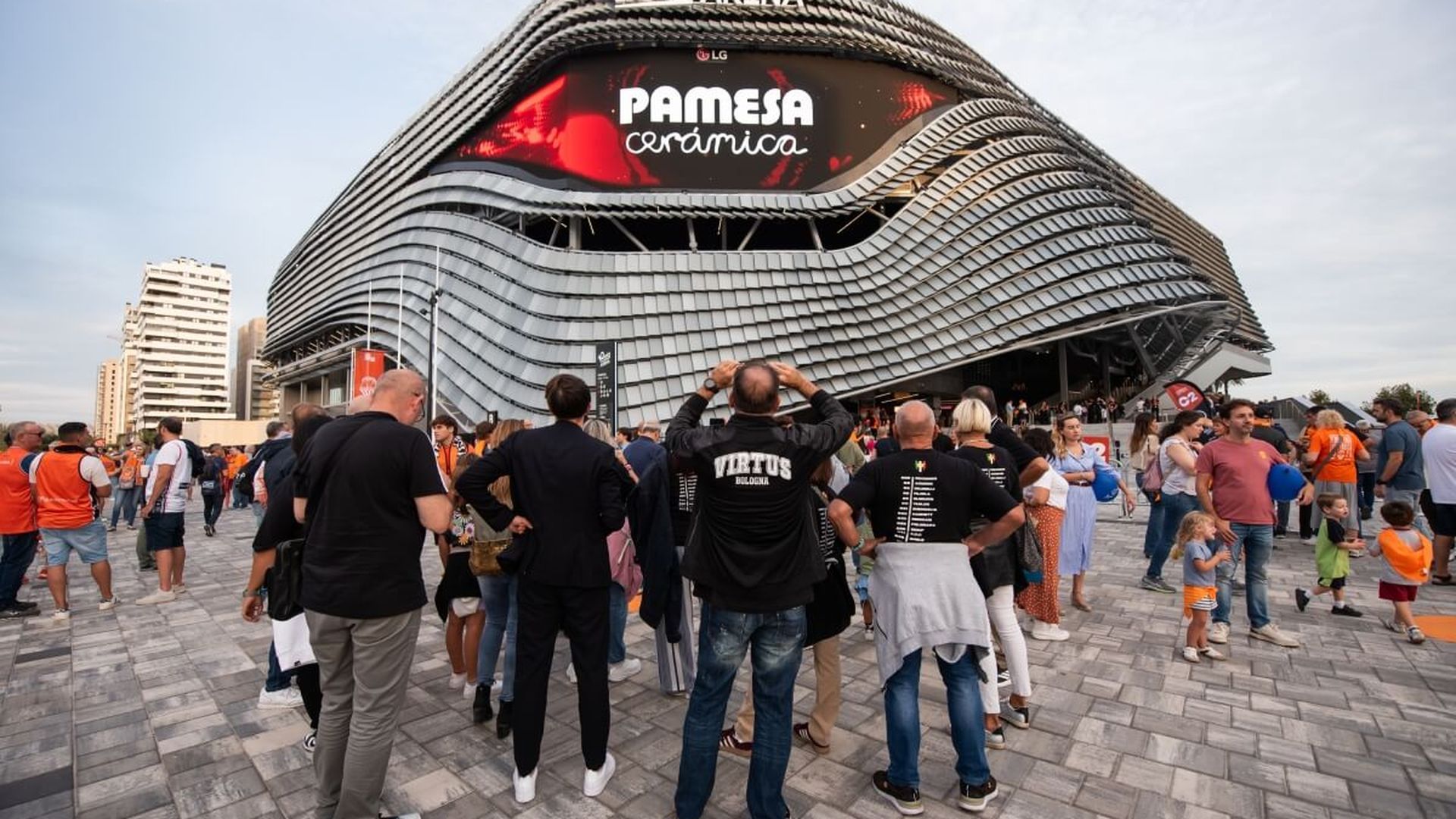 roig_arena_listo_para_el_valencia_basket___hapoel.jpg roig_arena_listo_para_el_valencia_basket___hapoel.jpg