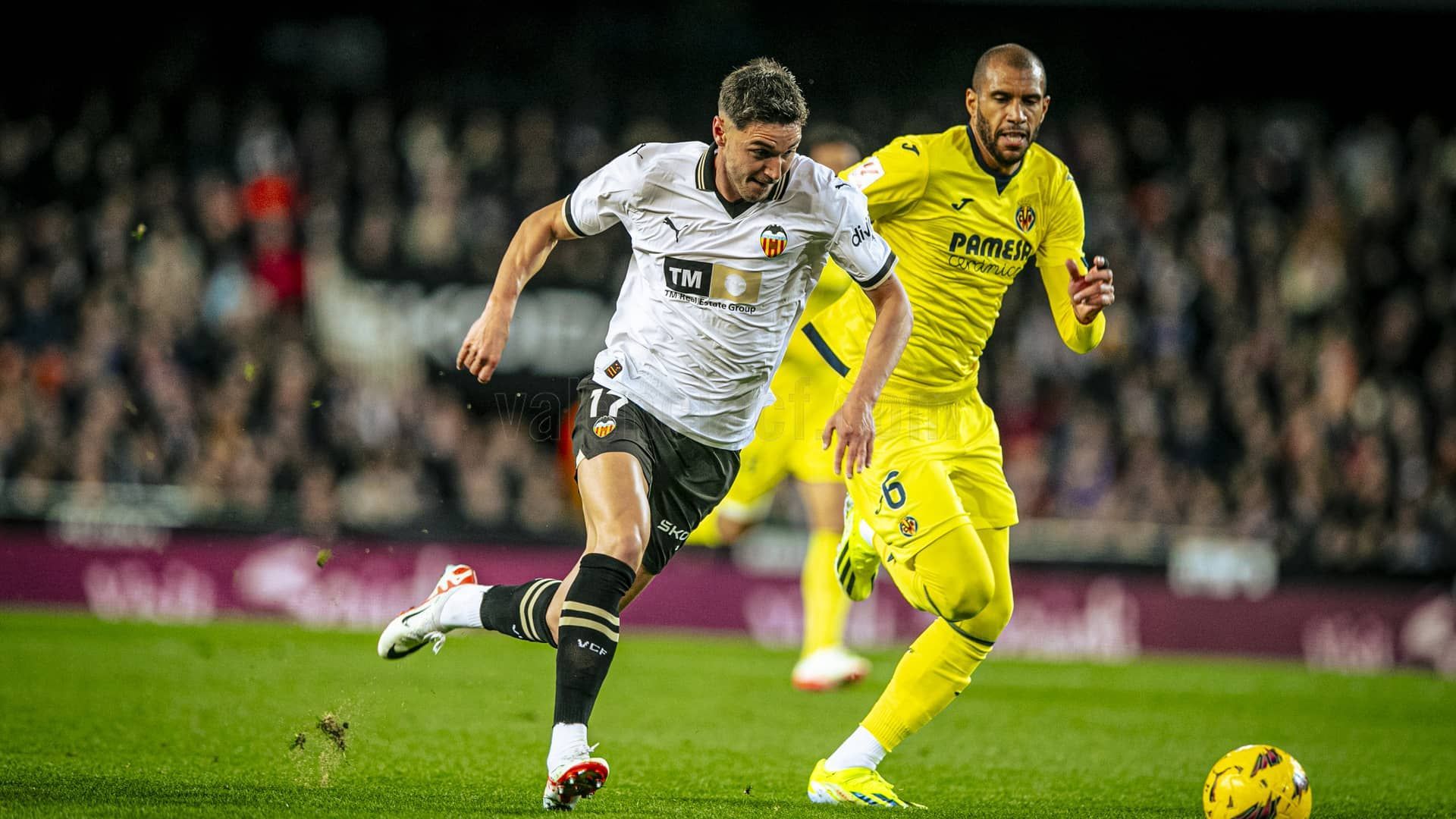roman_yaremchuk_ante_el_villarreal_cf_foto_valencia_cf.jpeg roman_yaremchuk_ante_el_villarreal_cf_foto_valencia_cf.jpeg