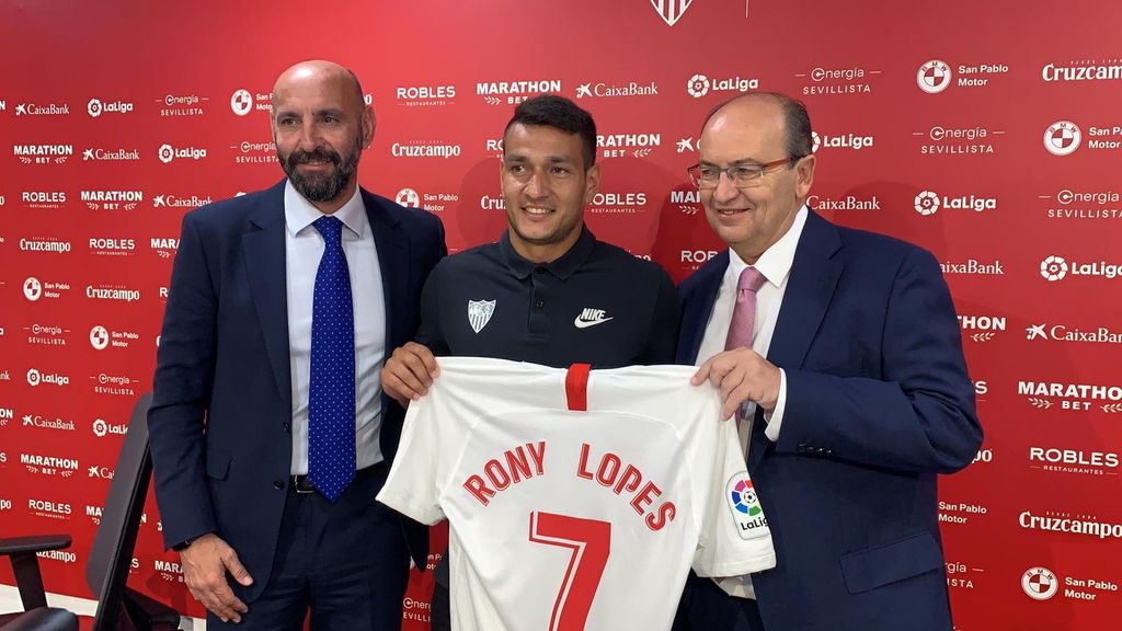 Monchi no descarta más fichajes del Sevilla