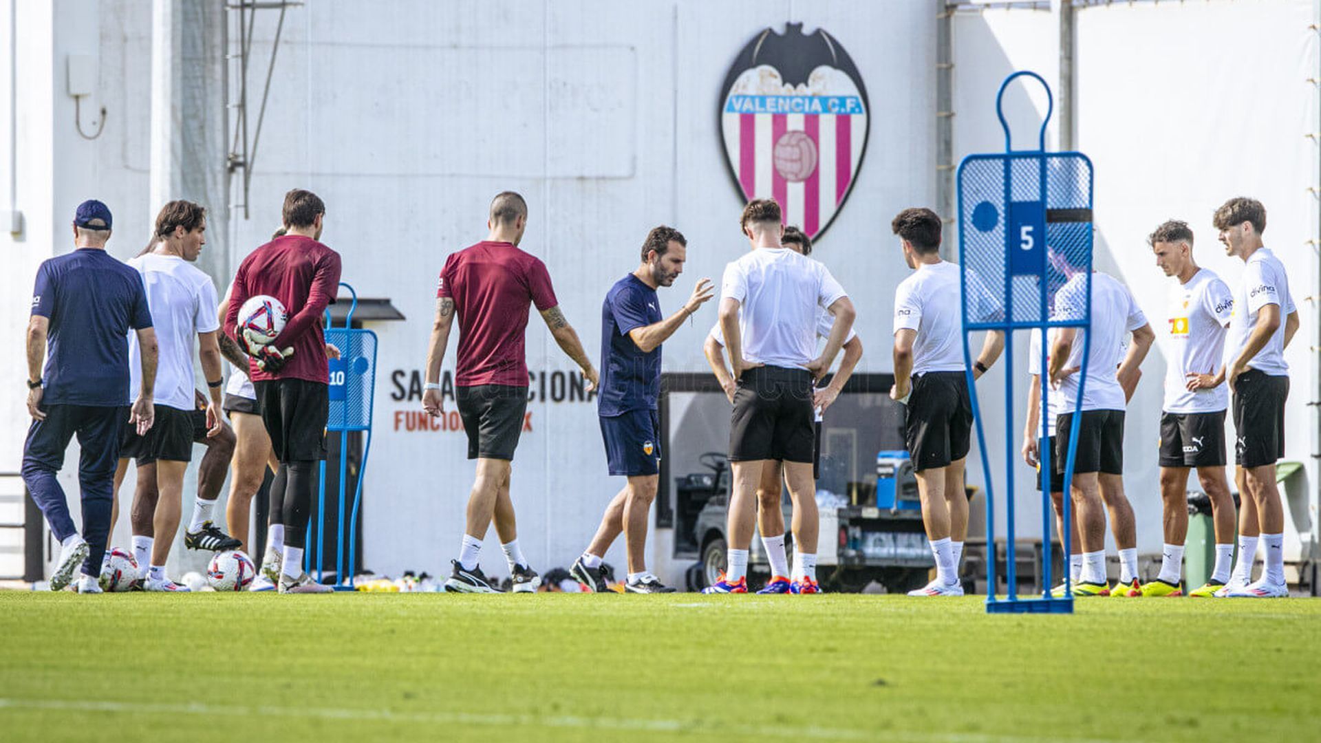ruben_baraja_en_pretemporada_foto_valencia_cf_001.jpg ruben_baraja_en_pretemporada_foto_valencia_cf_001.jpg