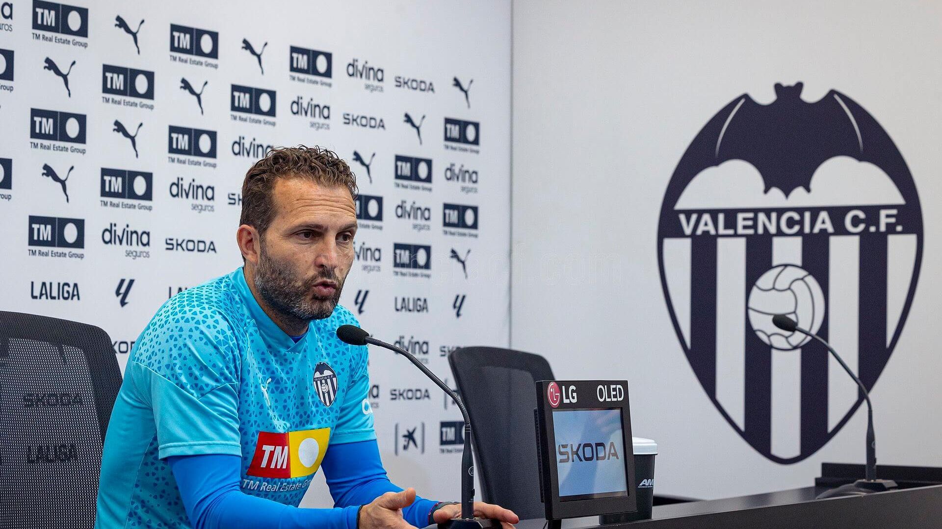 ruben_baraja_en_rueda_de_prensa_foto_valencia_cf.jpeg ruben_baraja_en_rueda_de_prensa_foto_valencia_cf.jpeg