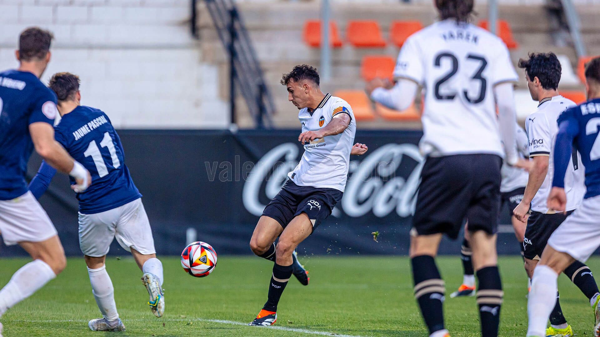 ruben_iranzo_ante_el_badalona_futur_foto_valencia_cf.jpeg
