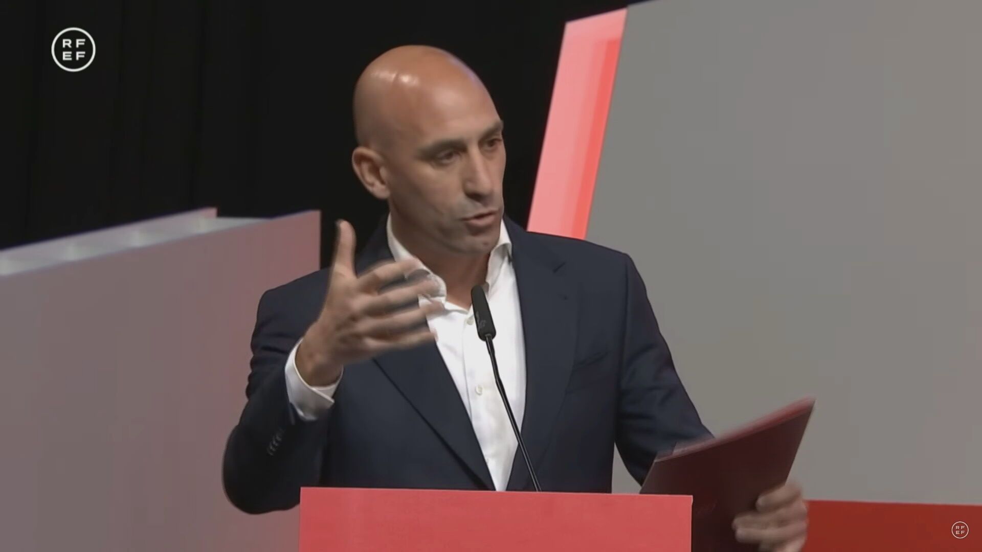 rubiales_descarga_en_jenni_hermoso_la_responsabilidad_del_beso.jpeg rubiales_descarga_en_jenni_hermoso_la_responsabilidad_del_beso.jpeg