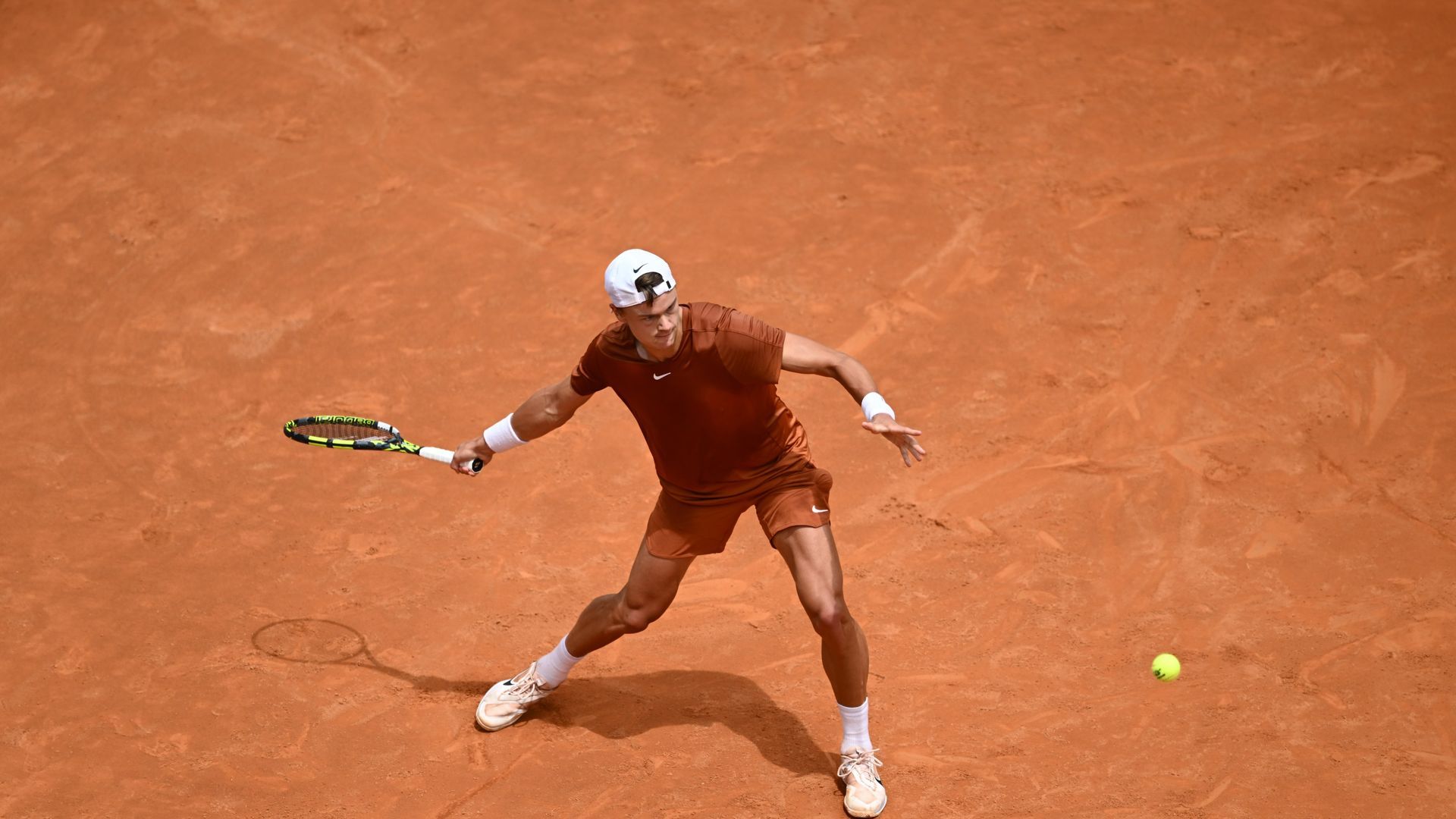 rune_durante_el_partido_contra_djokovic_foto_internazionali_bnl_ditalia_jpg.jpg