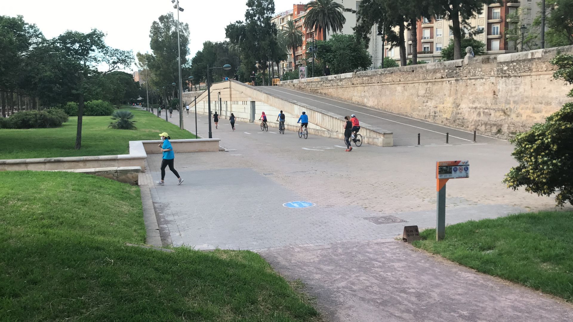 runners_por_el_rio.JPG runners_por_el_rio.JPG