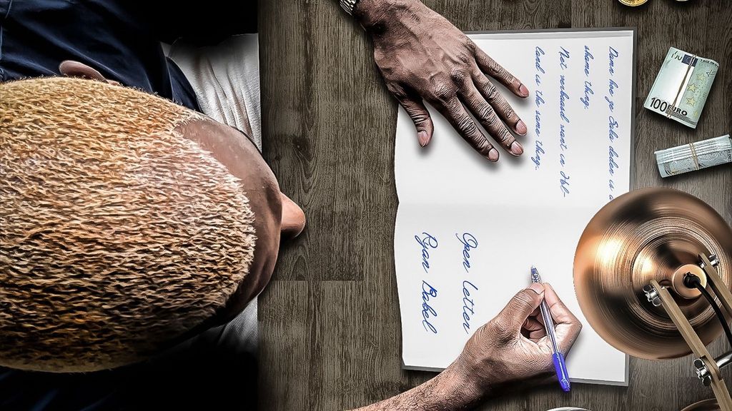 Ryan Babel, de cantar en la ducha a rapear su biografía: el otro talento del exjugador del Deportivo y Liverpool