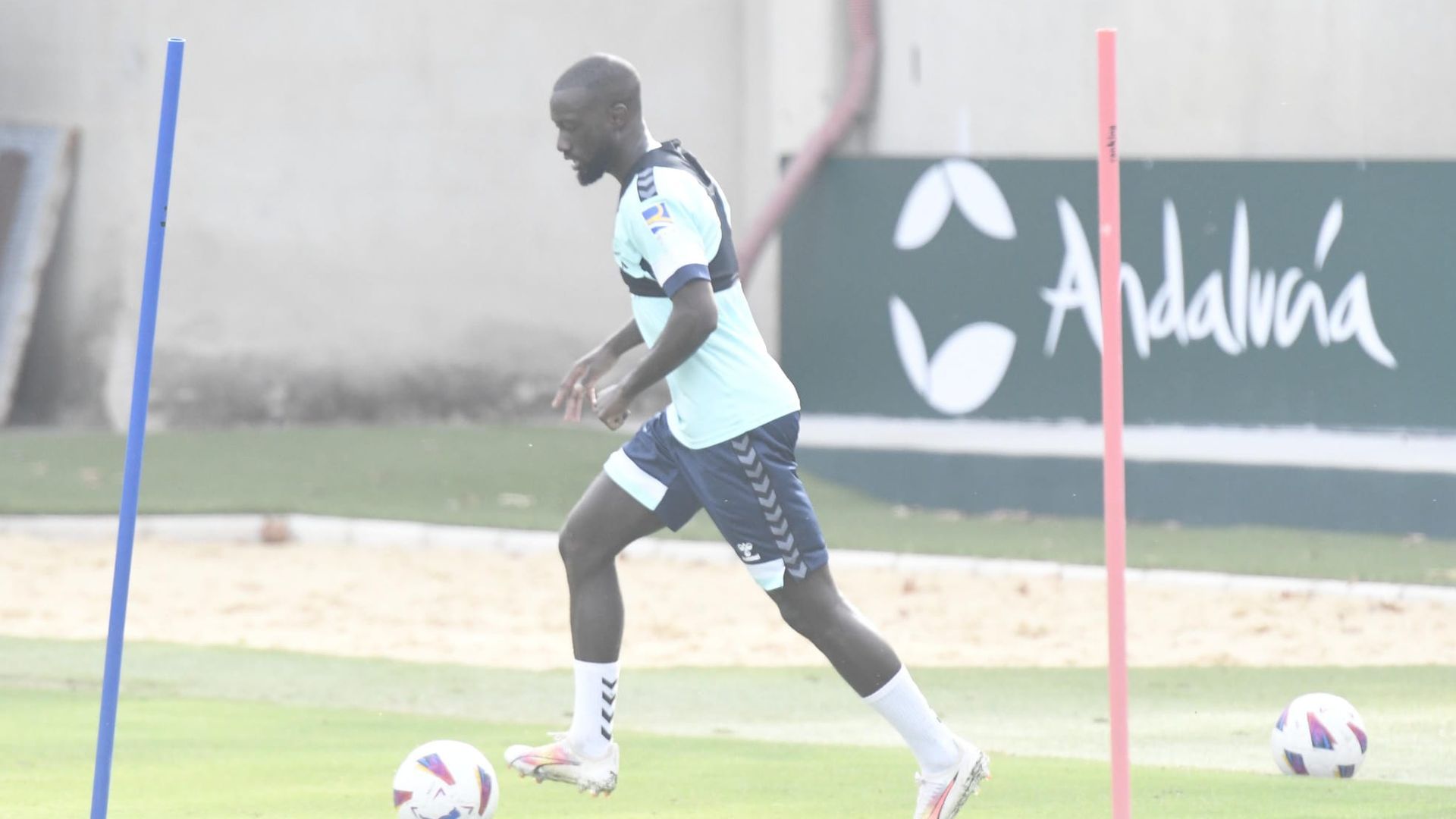 sabaly_entrenando_al_margen_foto_kiko_hurtado_002.jpeg sabaly_entrenando_al_margen_foto_kiko_hurtado_002.jpeg