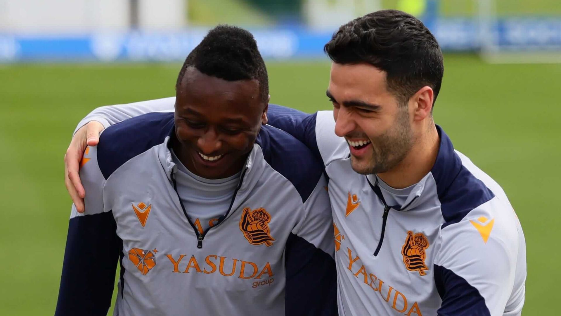 sadiq_y_merino_en_un_entrenamiento_en_zubieta_foto_real_sociedad.jpeg sadiq_y_merino_en_un_entrenamiento_en_zubieta_foto_real_sociedad.jpeg