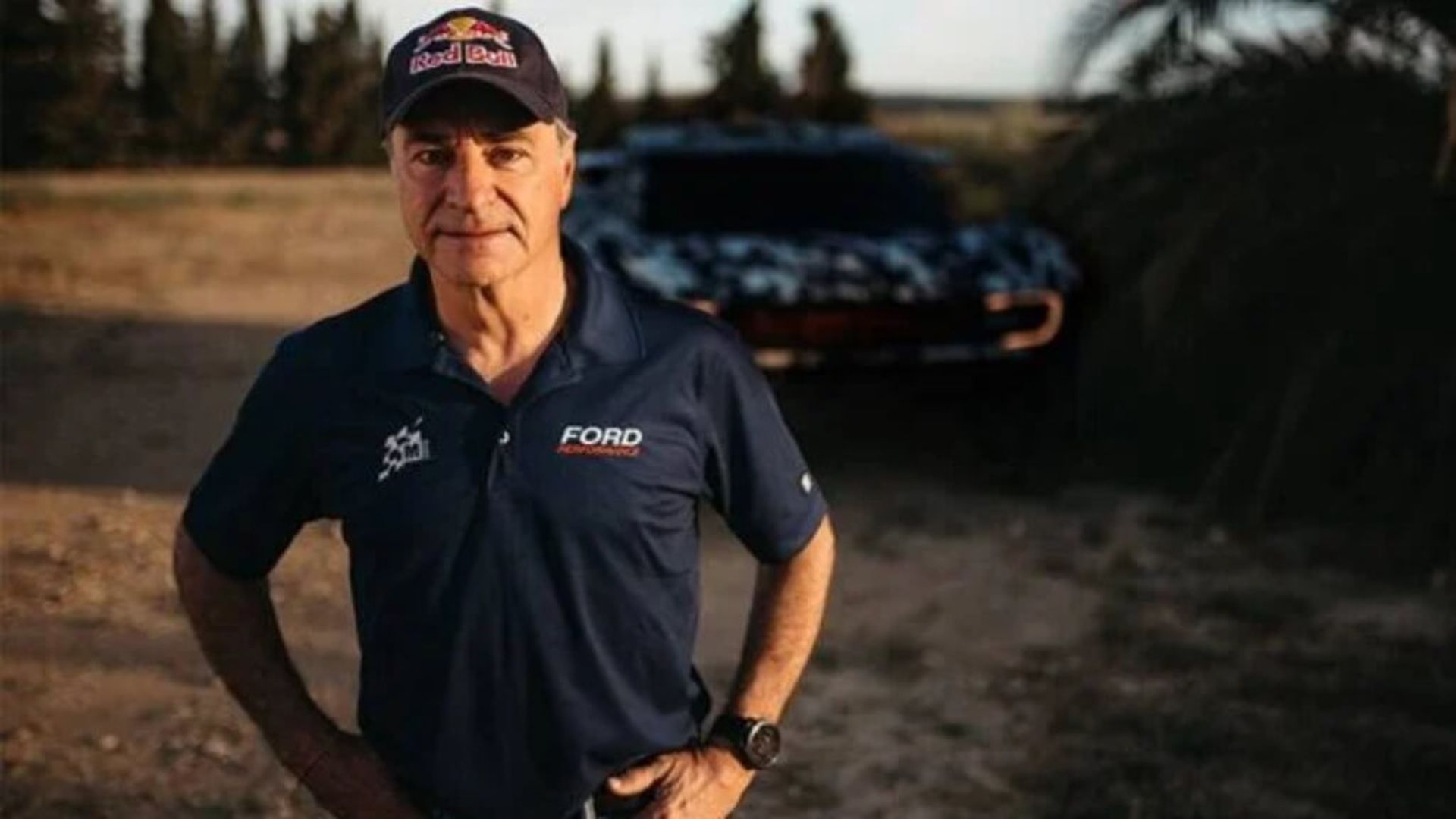 sainz_dakar.jpg sainz_dakar.jpg