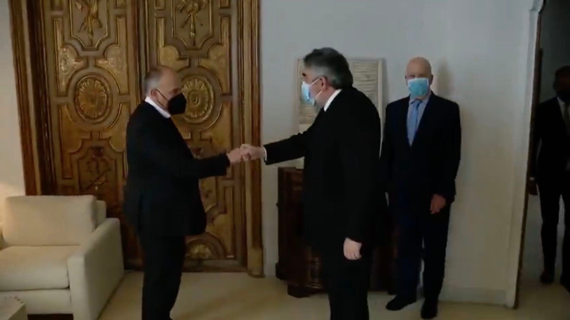 saludo_entre_el_ministro_de_deportes_y_tebas.png saludo_entre_el_ministro_de_deportes_y_tebas.png