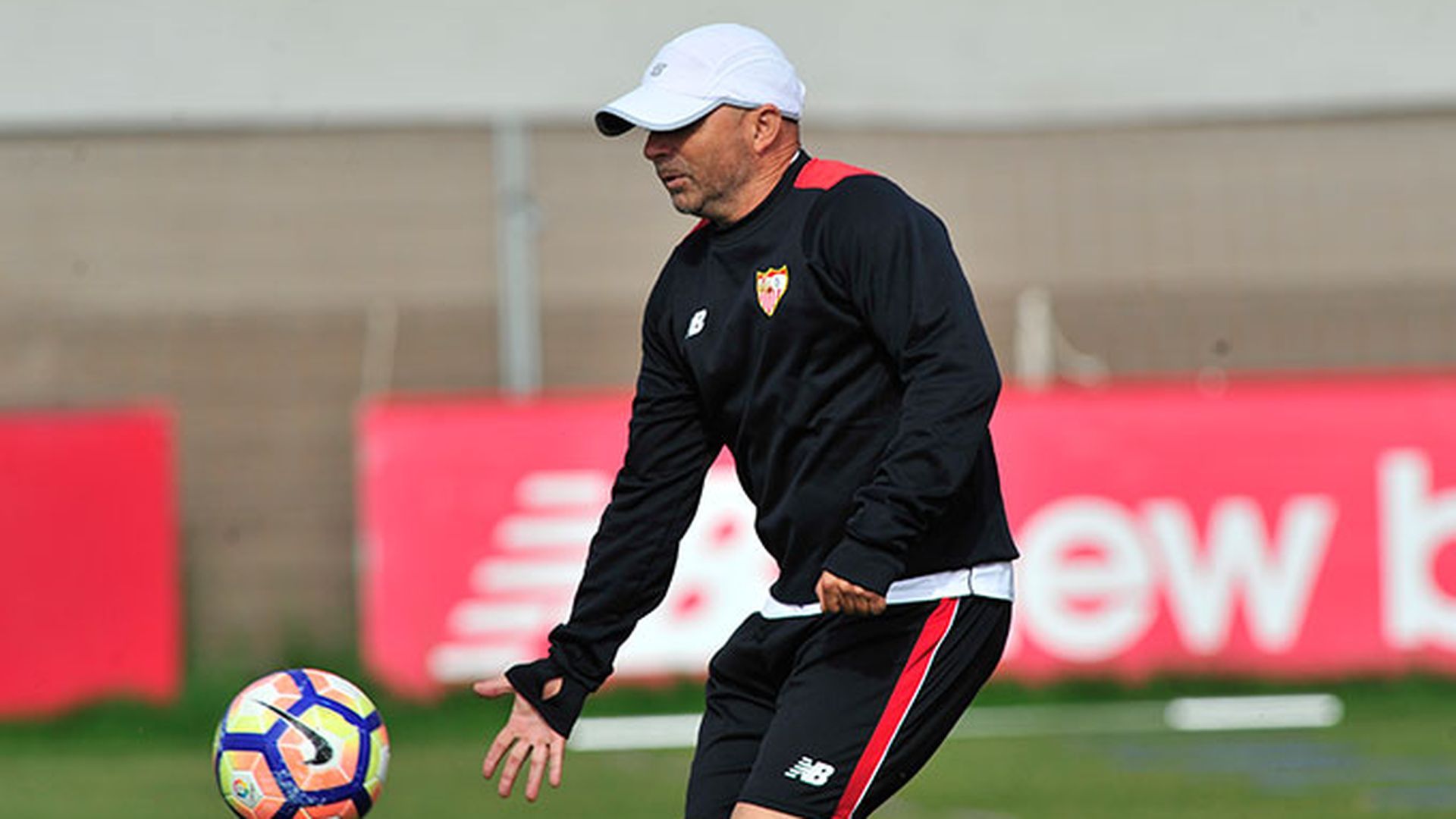 sampaoli_entreno2404_sfc_8.jpg