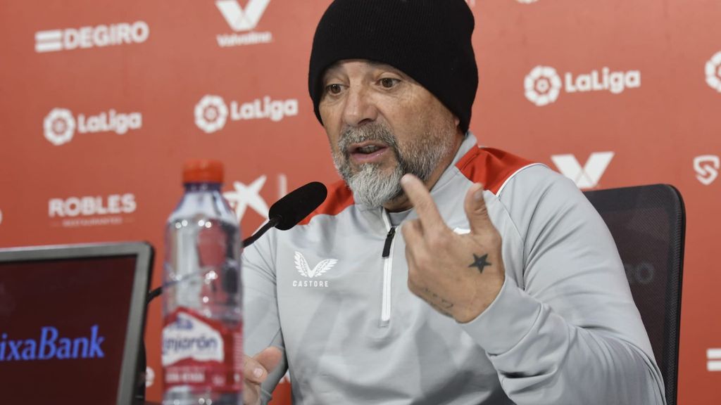 Rueda de prensa de Sampaoli antes del Atlético-Sevilla: La sanción a Fernando y su relación con los árbitros