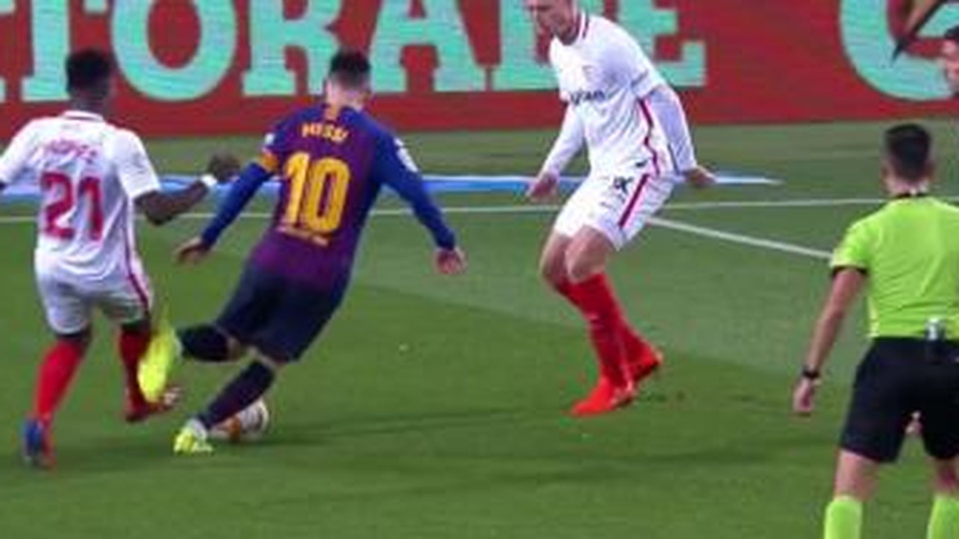 sanchez_martinez_pito_este_penalti_sobre_leo_messi_001.jpg