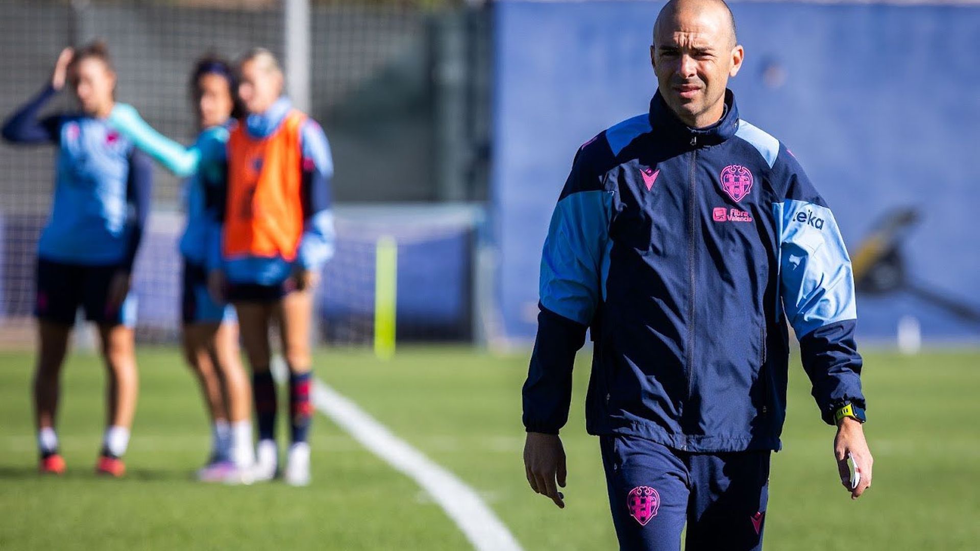 sanchez_vera_entrenador_del_levante_ud_femenino.jpeg sanchez_vera_entrenador_del_levante_ud_femenino.jpeg