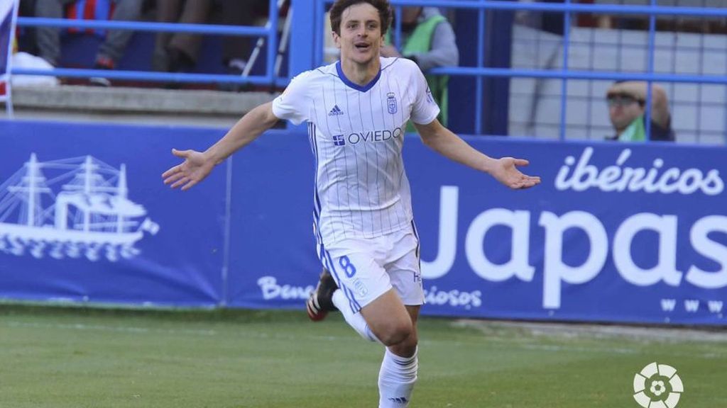 Extremadura 0-2 Oviedo: El increíble gol de Sangalli