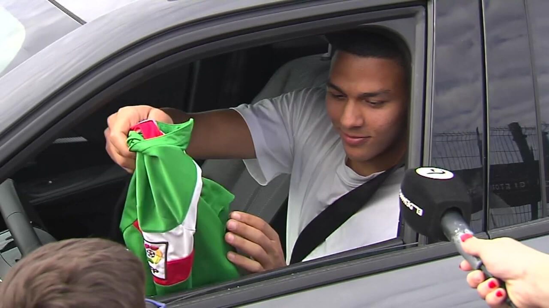 sannadilezama___frame_at_0m17sjpg.jpg sannadilezama___frame_at_0m17sjpg.jpg