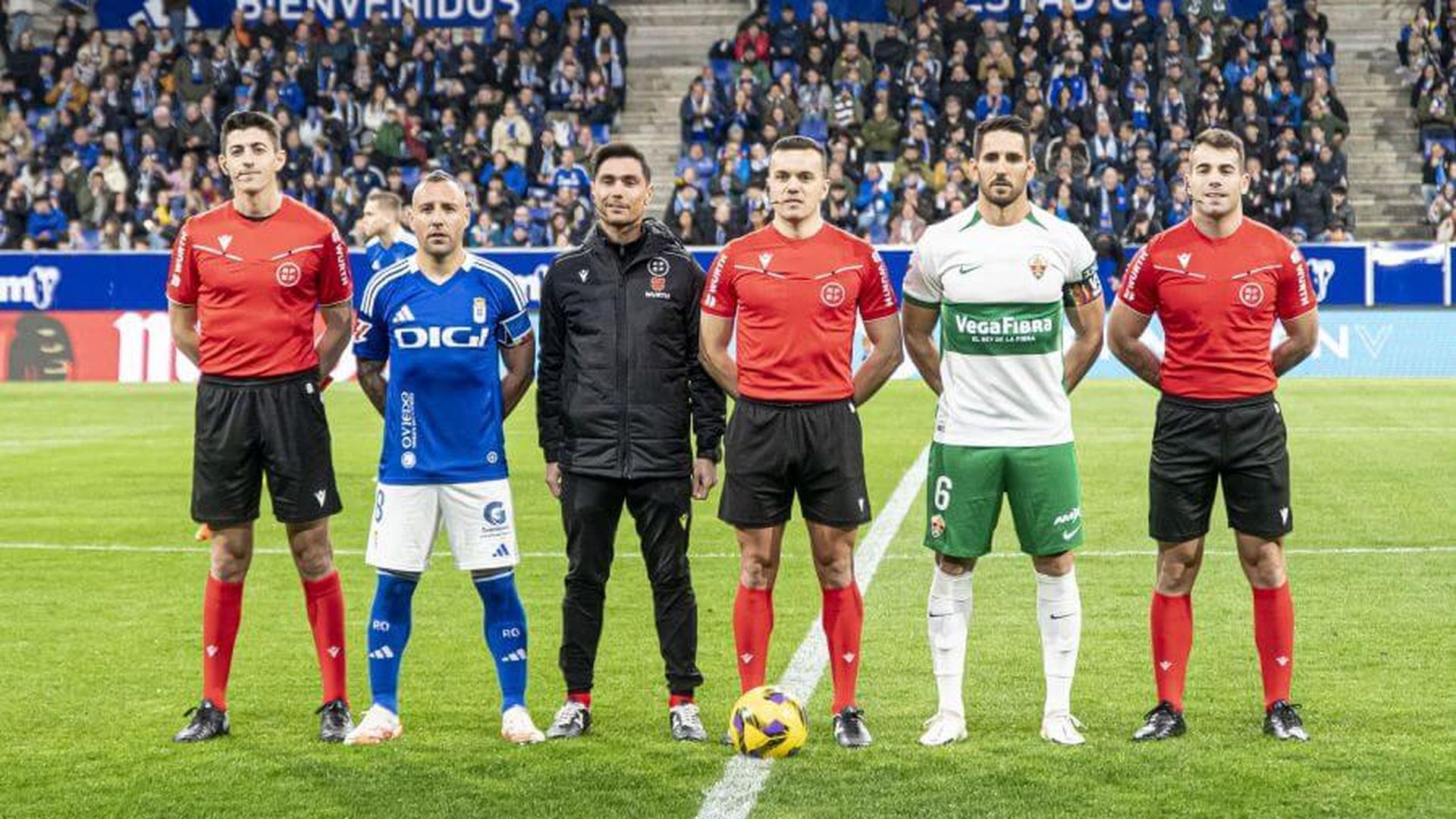 santi_cazorla_antes_del_inicio_del_real_oviedo_elche_foto_laliga_001.jpeg santi_cazorla_antes_del_inicio_del_real_oviedo_elche_foto_laliga_001.jpeg