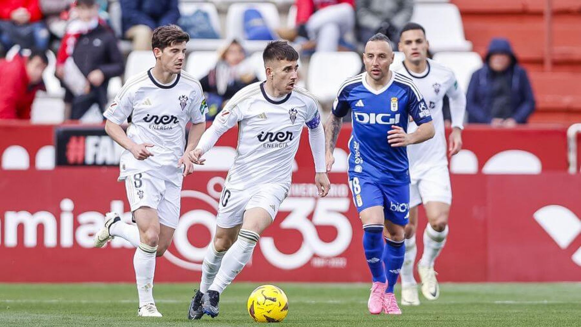 santi_cazorla_en_el_albacete___real_oviedo.jpeg santi_cazorla_en_el_albacete___real_oviedo.jpeg