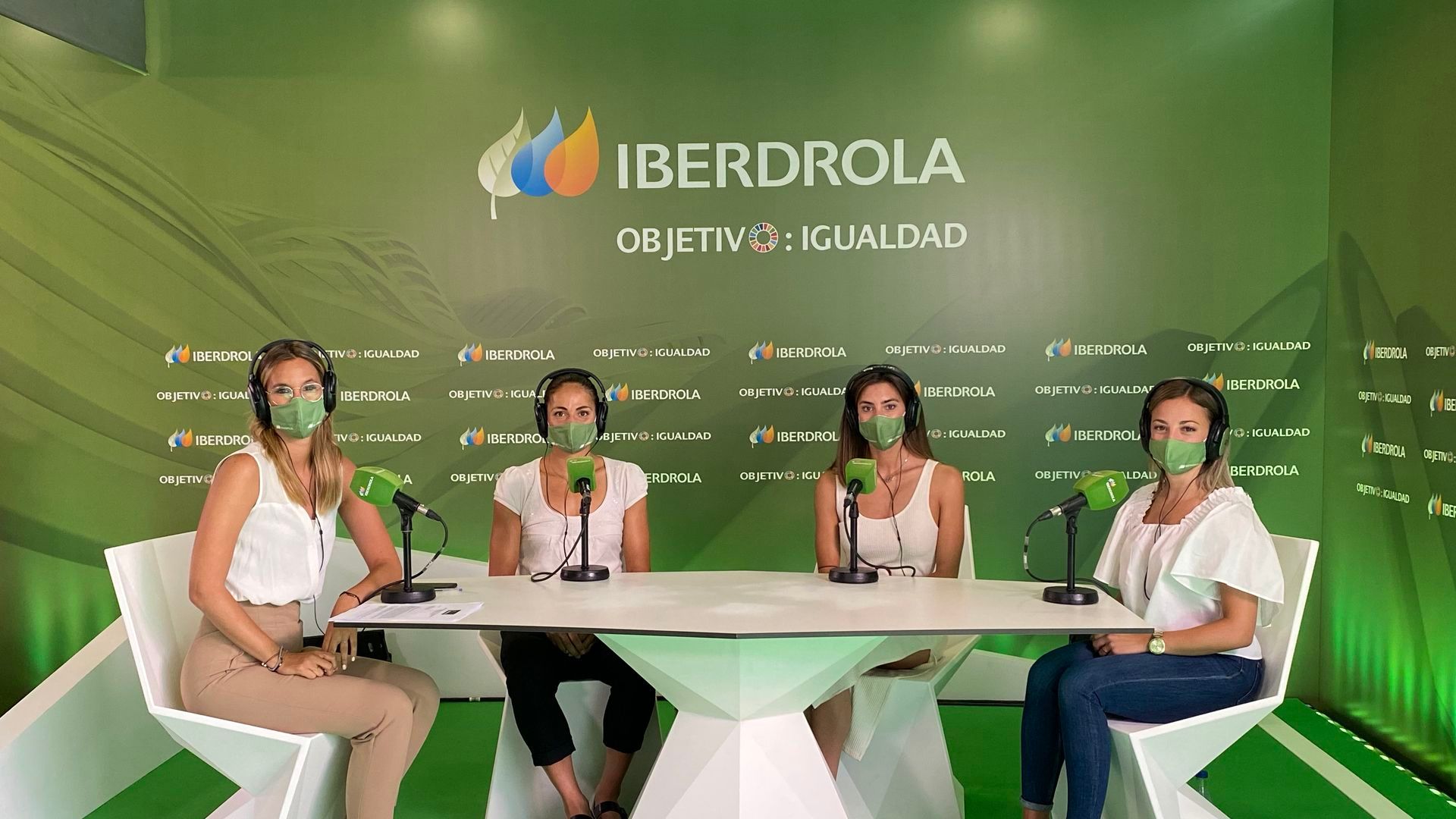sara_perez_sala_sandra_aguilar_y_lidia_rodriguez_en_el_programa_de_iberdrola_juntas_ha_001.jpg