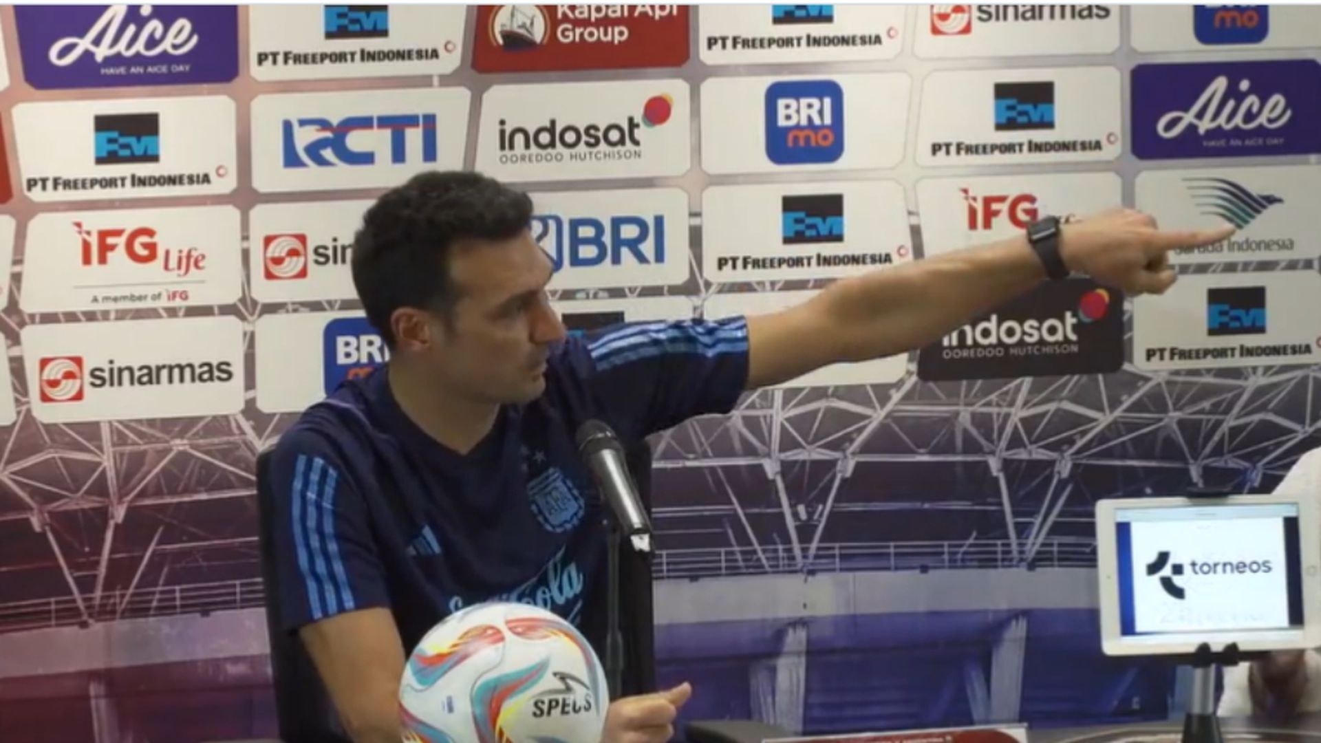 scaloni.jpg scaloni.jpg