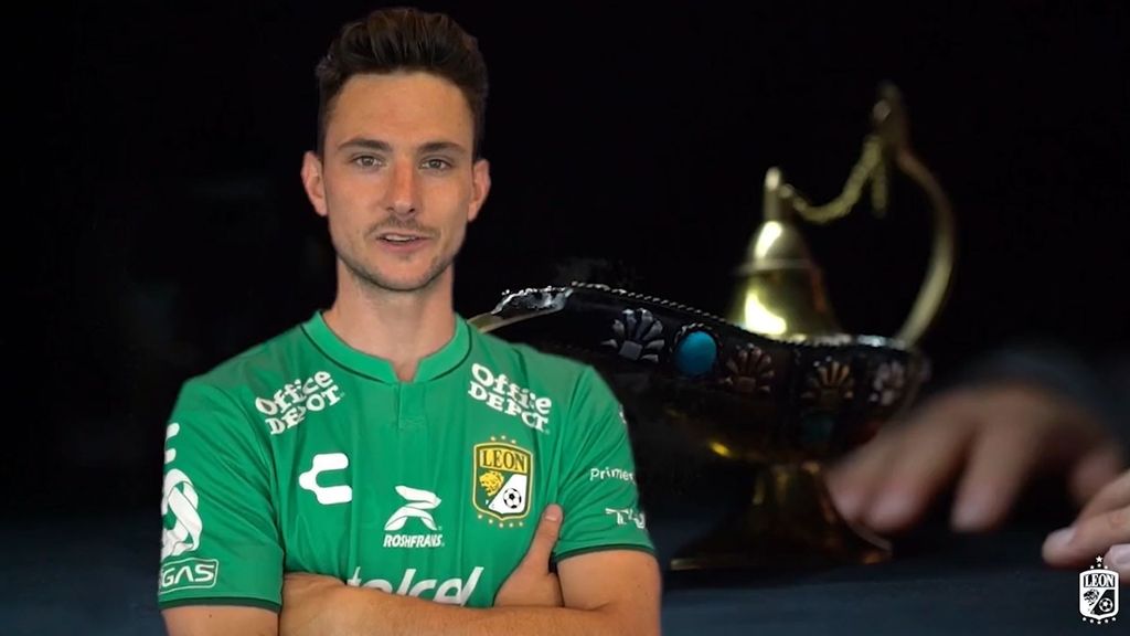 Club León presenta al ex del Oviedo Borja Sánchez