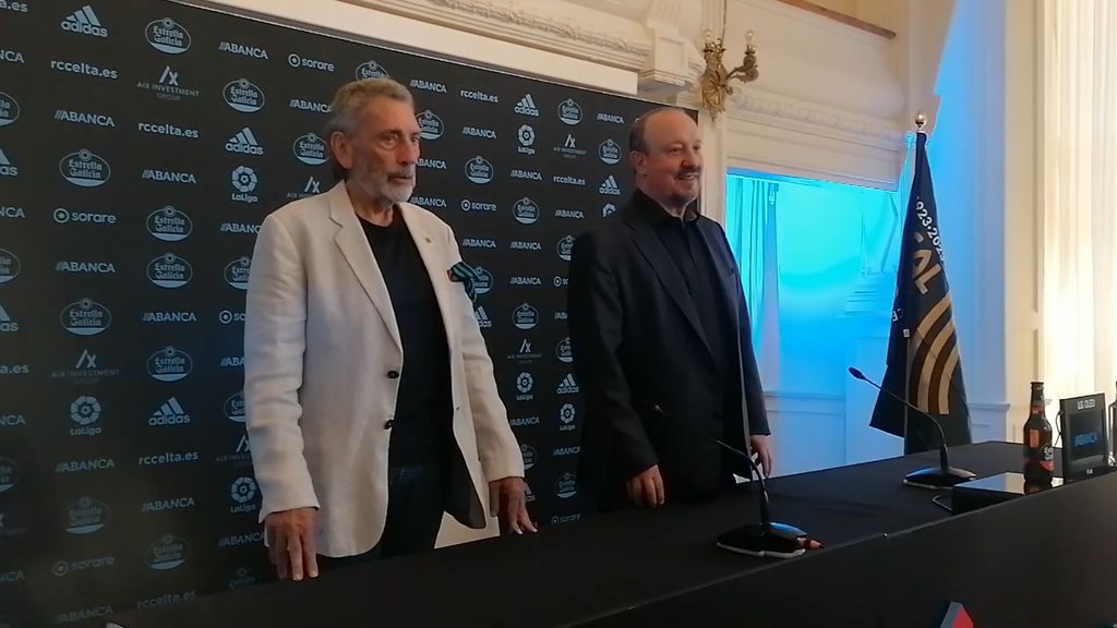 Rafa Benítez firma su contrato como nuevo entrenador del Celta