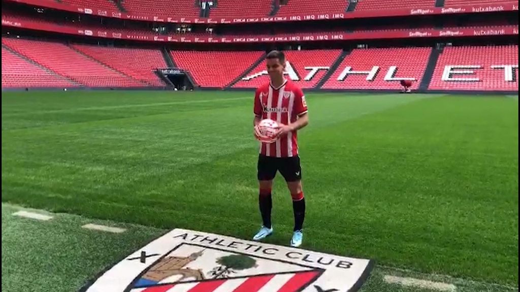 Las primeras imágenes de Iñigo Ruiz de Galarreta en el césped de San Mamés