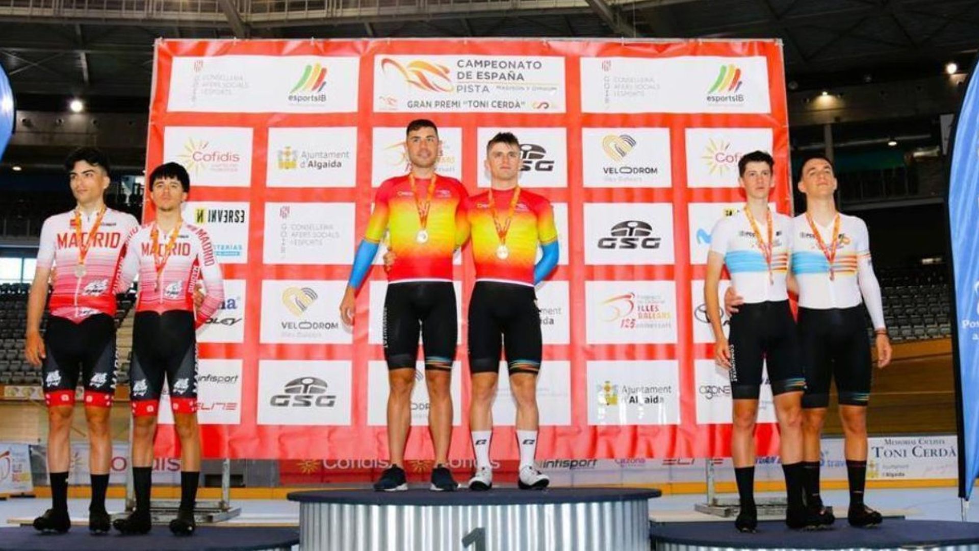 sebastian_mora_e_iker_bonillo_en_lo_mas_alto_del_podio_foto_real_federacion_espanola_d_001.png