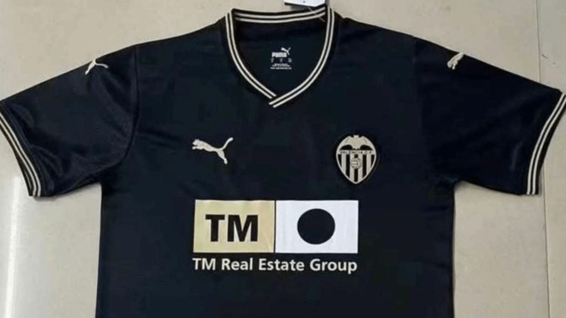 segunda_equipacion_202425_foto_footy_headlines_001.png