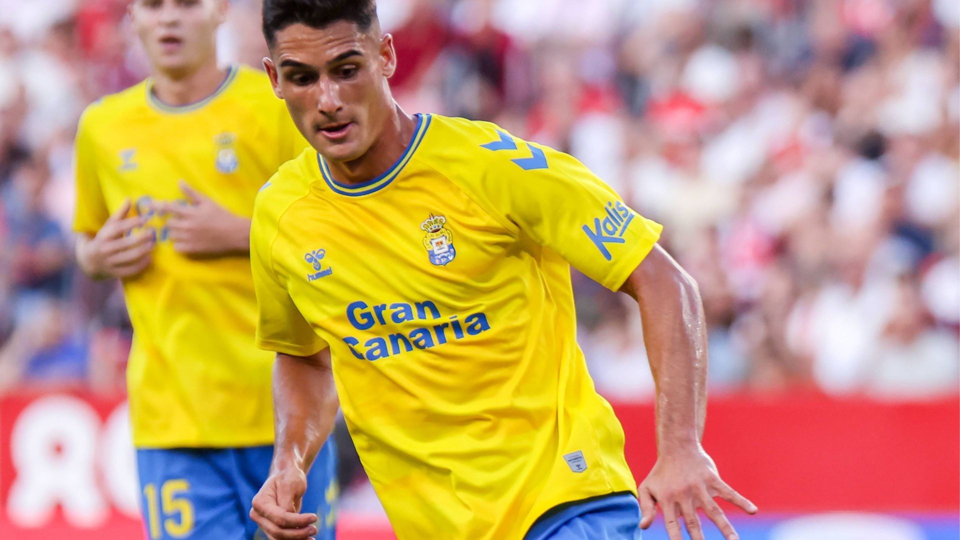 sergi_cardona_en_un_partido_con_la_ud_las_palmas_foto_cordon_press_001.jpg