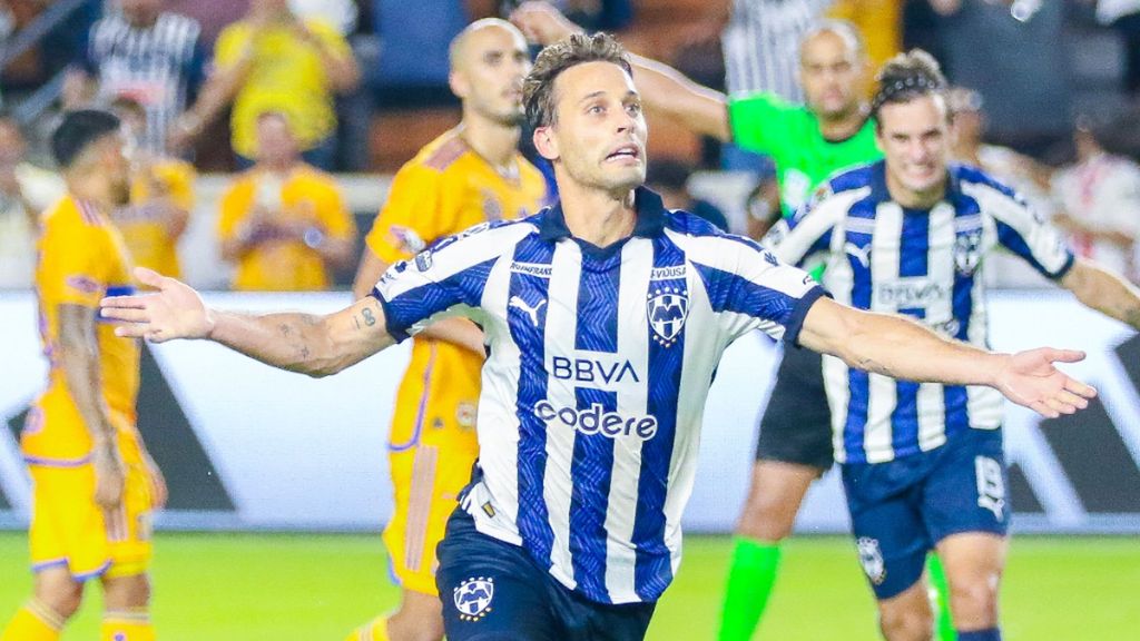 (Mediaset) Sergio Canales marca su primer gol en su debut con Rayados