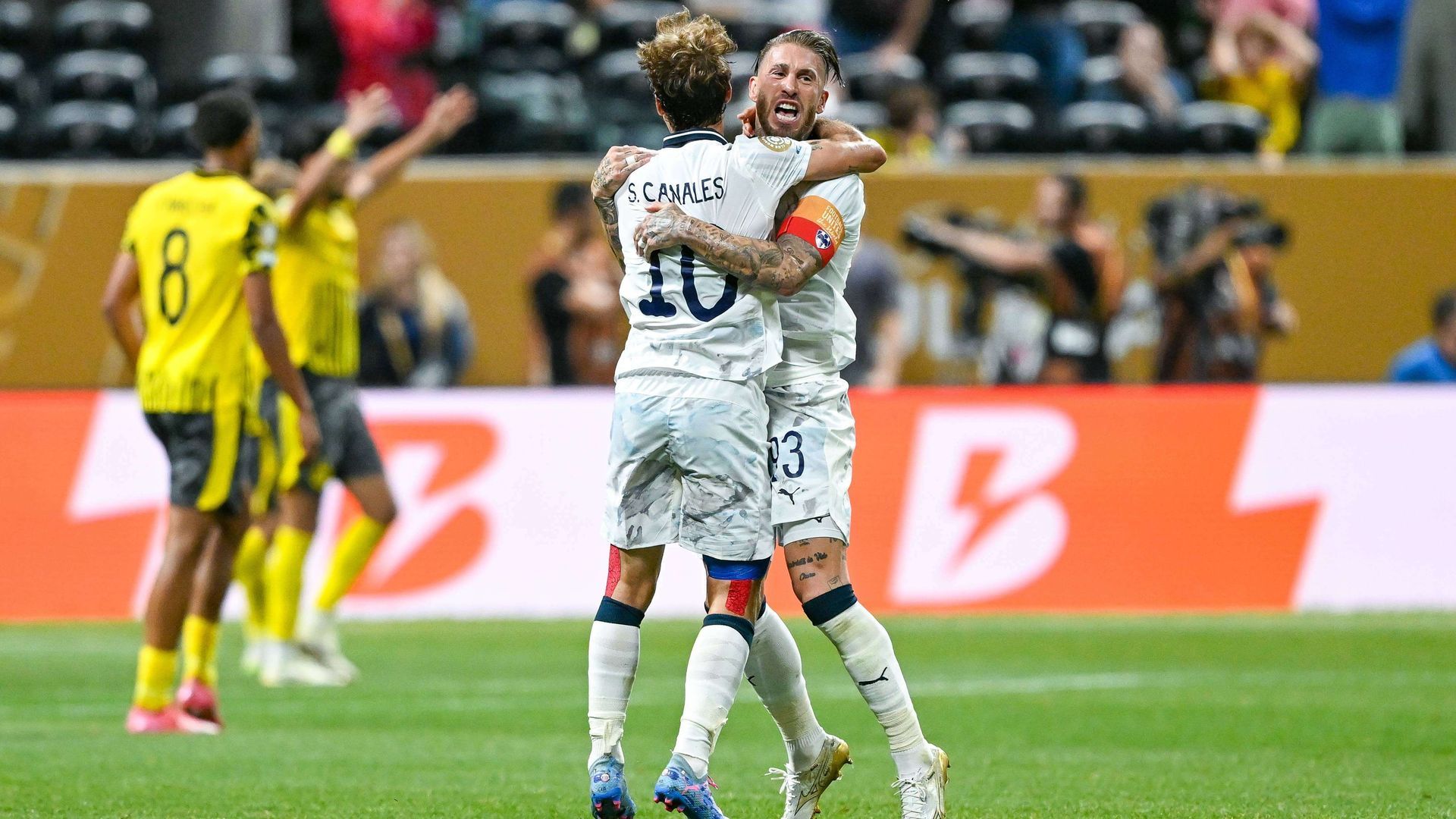 sergio_canales_y_sergio_ramos_001.jpg sergio_canales_y_sergio_ramos_001.jpg
