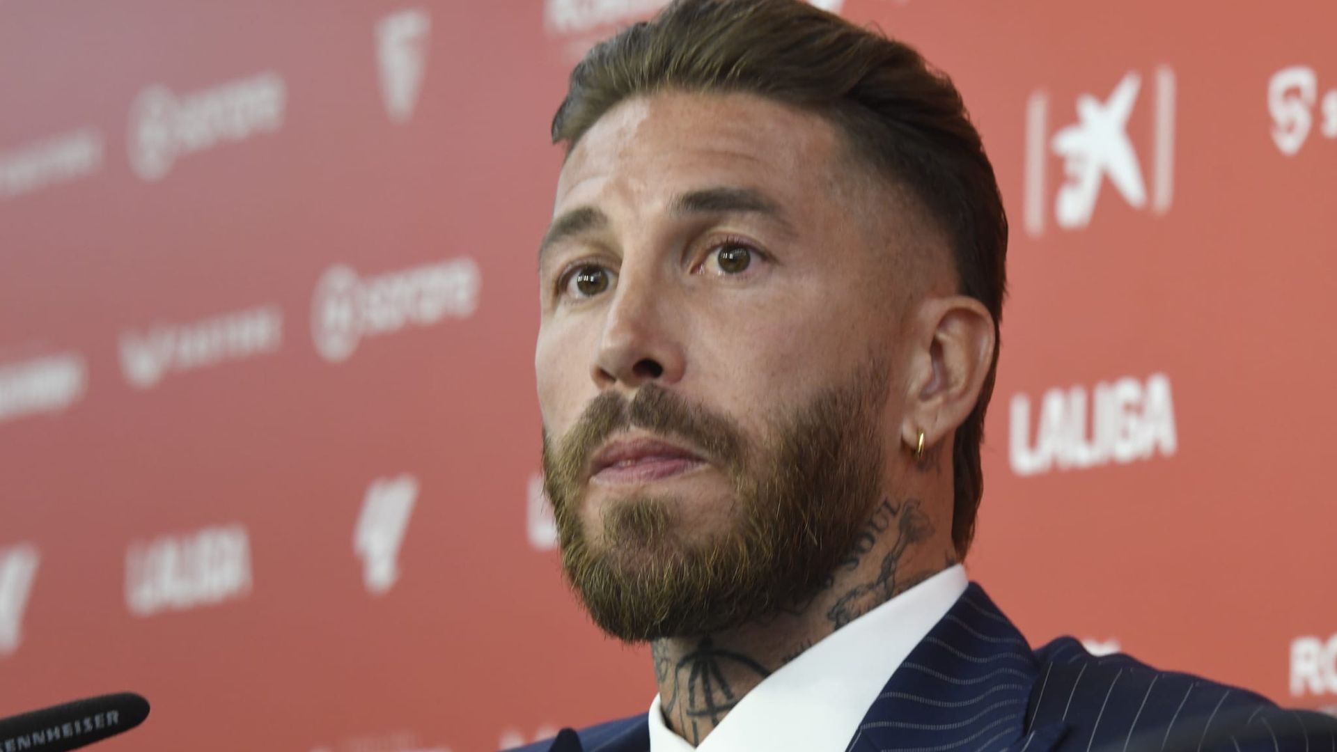sergio_ramos_en_su_presentacion_con_el_sevilla_foto_kiko_hurtado_007.jpeg sergio_ramos_en_su_presentacion_con_el_sevilla_foto_kiko_hurtado_007.jpeg