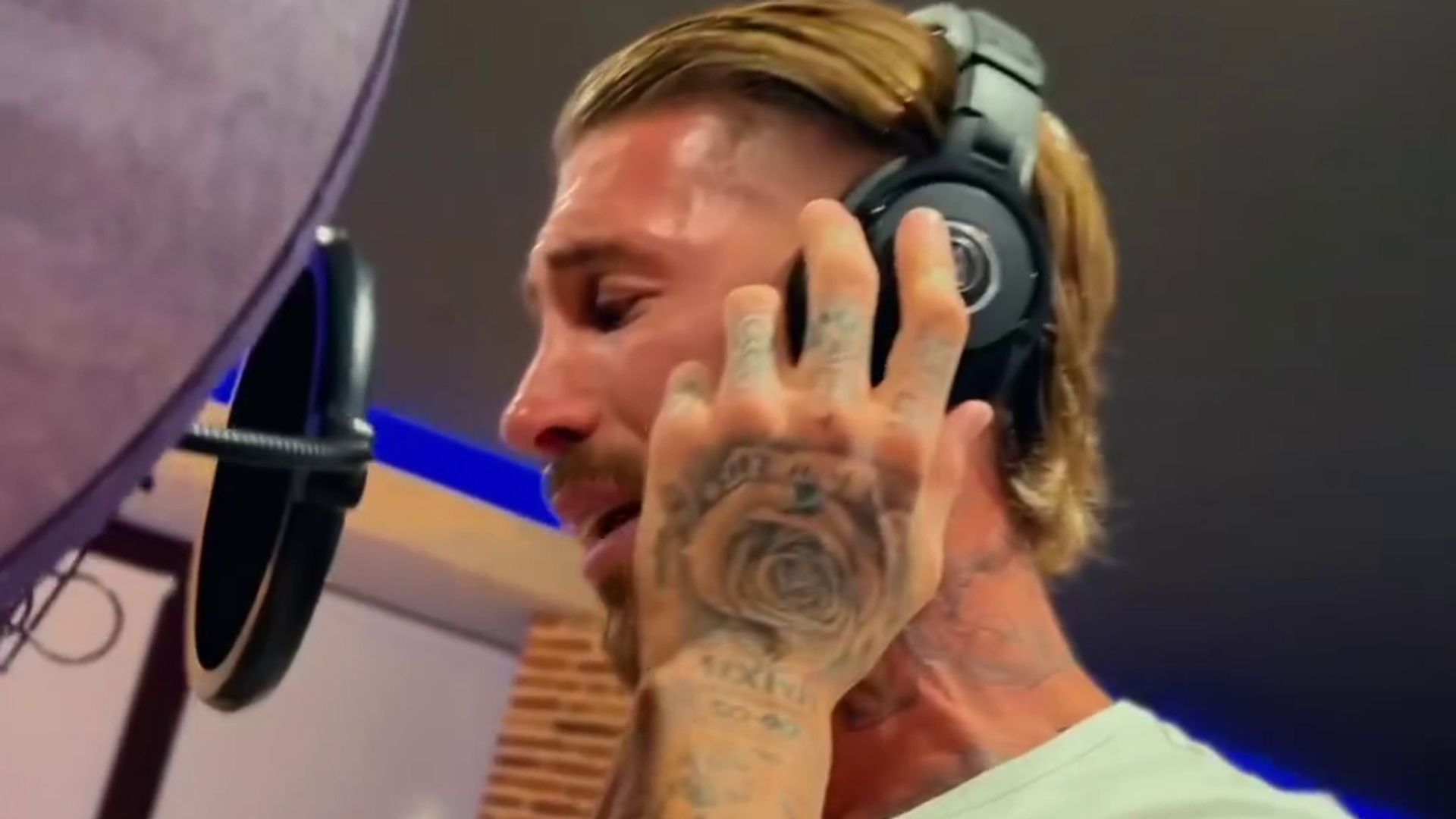 sergio_ramos_se_mete_a_cantante_con_los_yakis_la_familia_es_lo_primero_.jpg sergio_ramos_se_mete_a_cantante_con_los_yakis_la_familia_es_lo_primero_.jpg