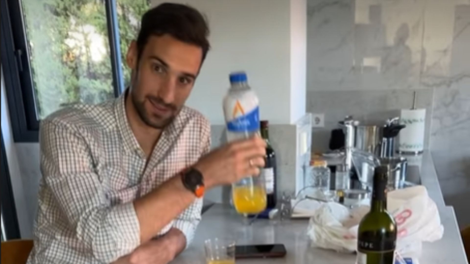 sergio_rico_y_su_guino_a_patica__albasilvat.jpg sergio_rico_y_su_guino_a_patica__albasilvat.jpg