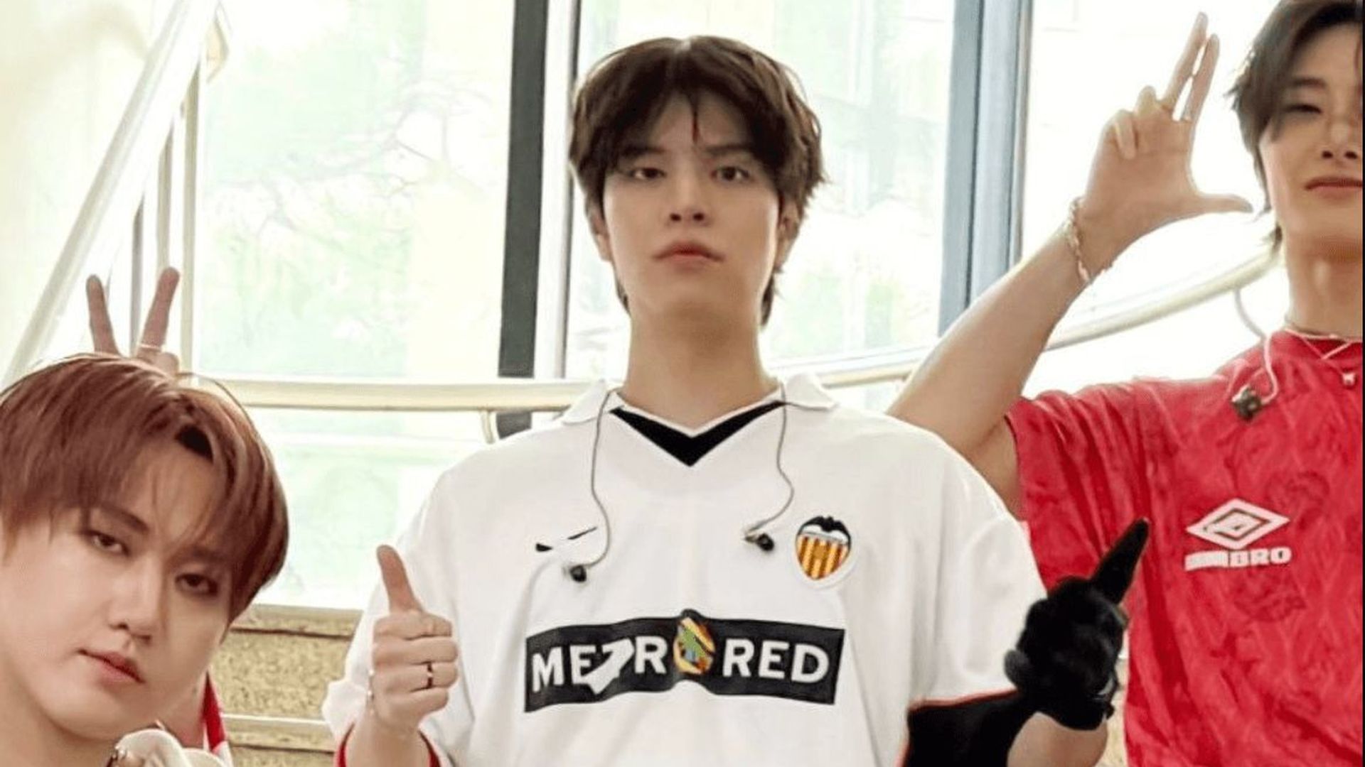 seungmin_del_grupo_stray_kids_con_la_camiseta_de_pablo_aimar_001.png