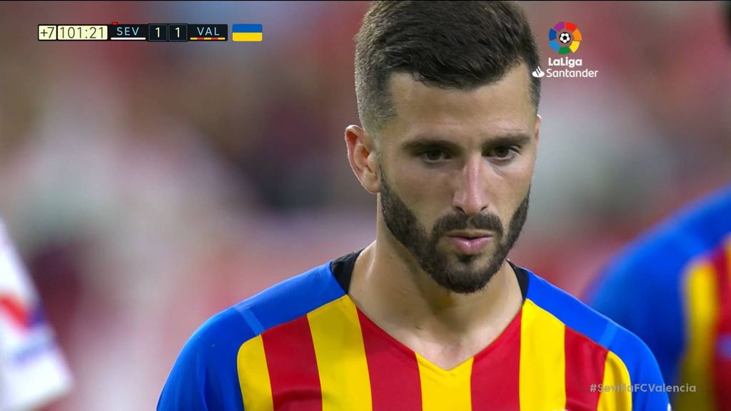 Sevilla 1-1 Valencia: Roja a Kike Salas y penalti parado por Bono