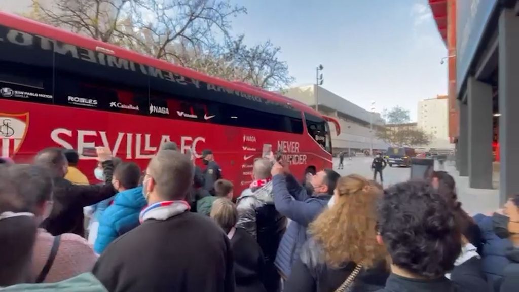 Sevilla-Celta: Llegada del Sevilla al Estadio Ramón Sánchez-Pizjuán
