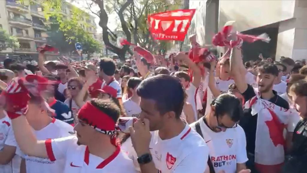 Sevilla-Manchester United: Ambiente previo en los aledaños del Sánchez-Pizjuán