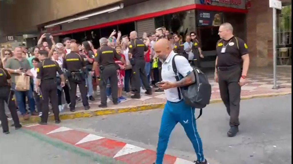 Sevilla-Valencia: Salida del Sevilla del hotel de concentración