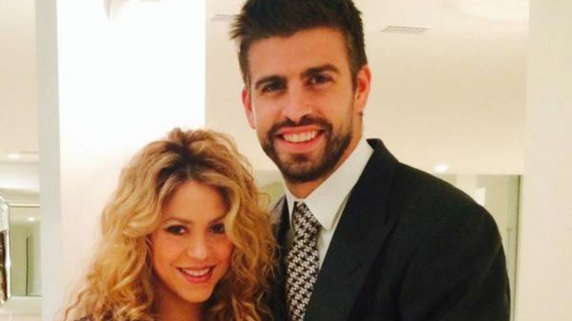 shakira_2.jpg shakira_2.jpg