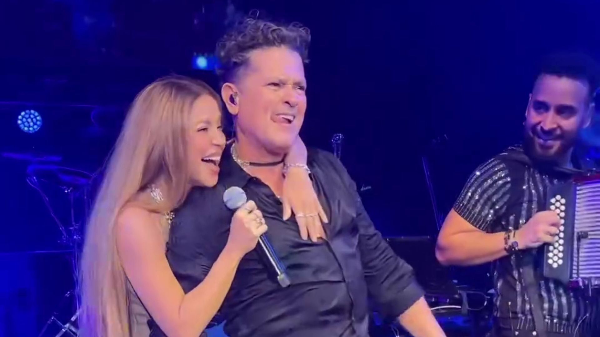 shakira_y_carlos_vives_interpretando_la_bicicleta__carlosvives_001.jpg shakira_y_carlos_vives_interpretando_la_bicicleta__carlosvives_001.jpg